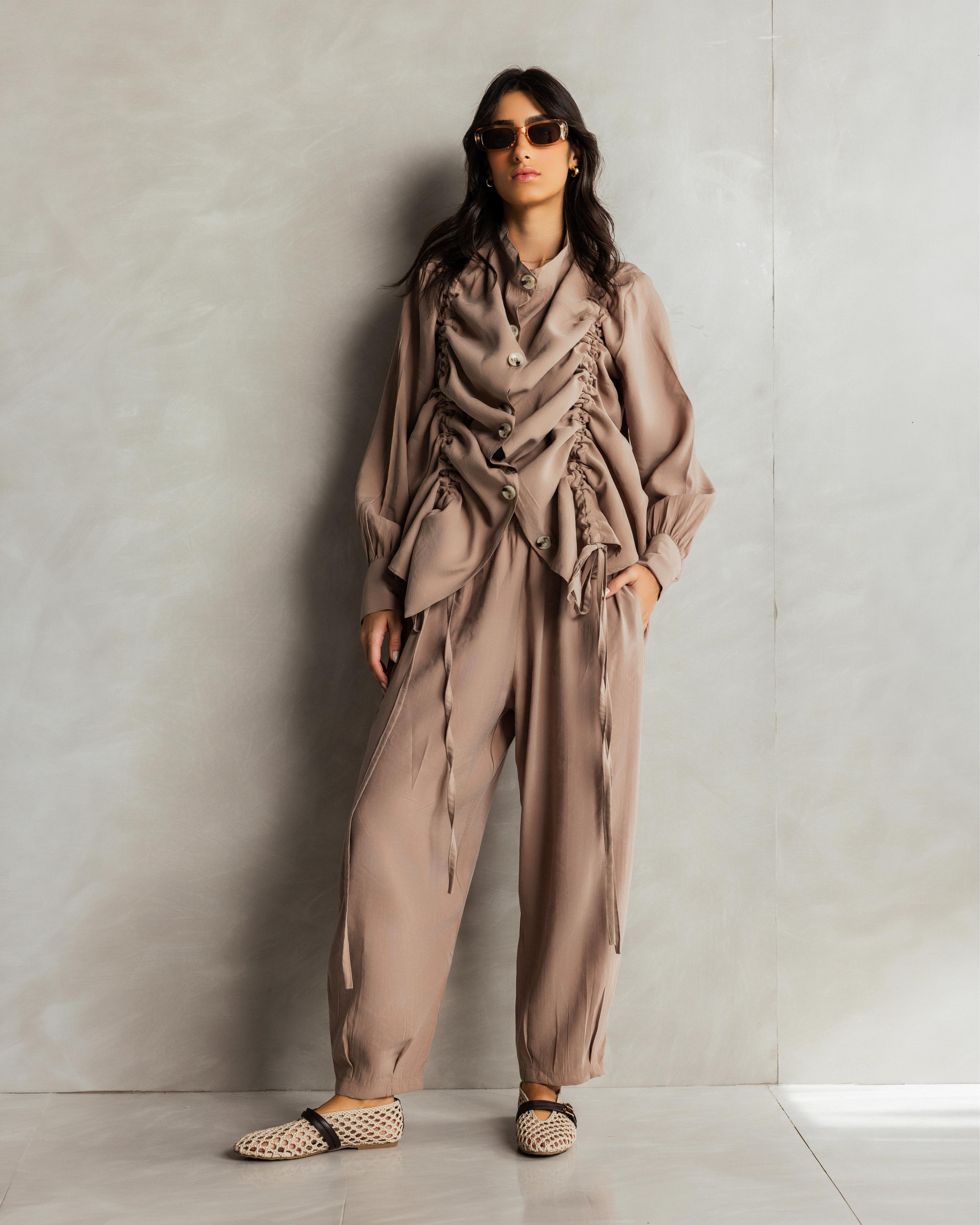 Beige Ruffled Barrel Set