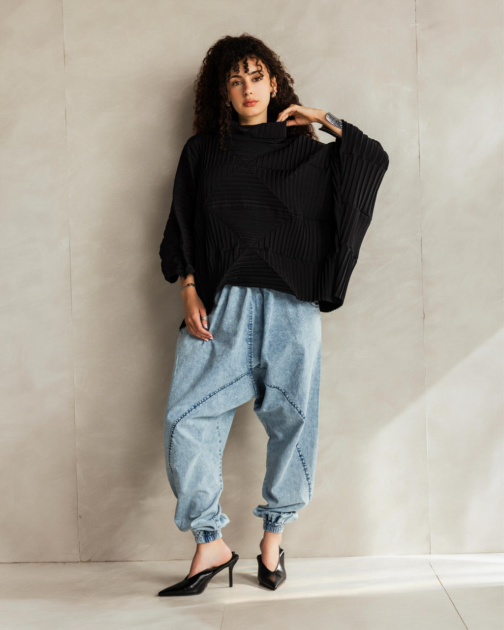 Black Collar Pleated Top