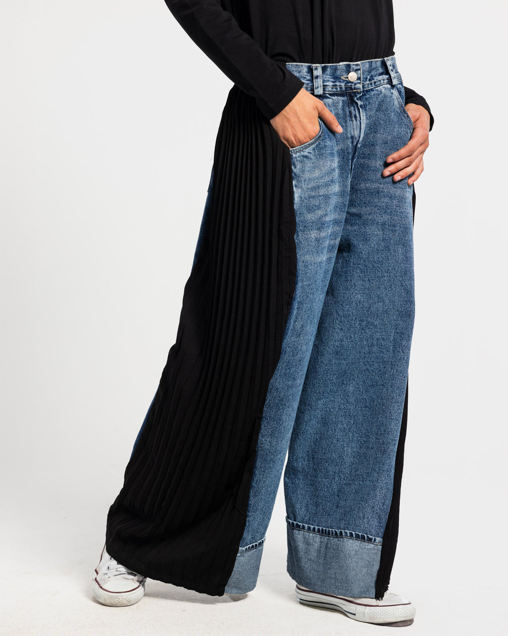 Side Pleats Denim Pants