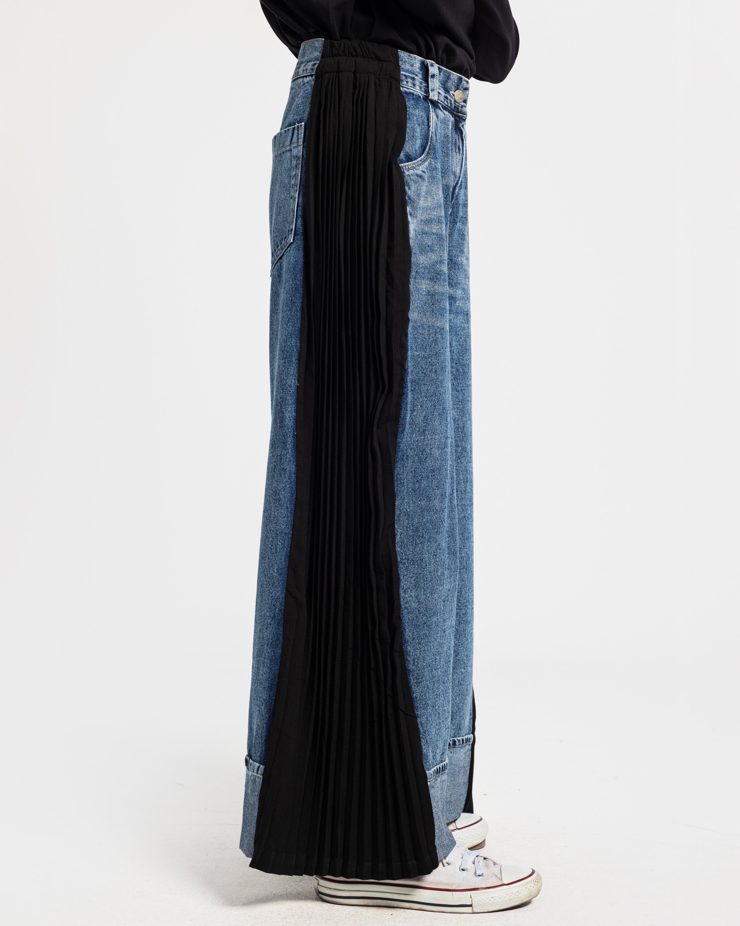 Side Pleats Denim Pants