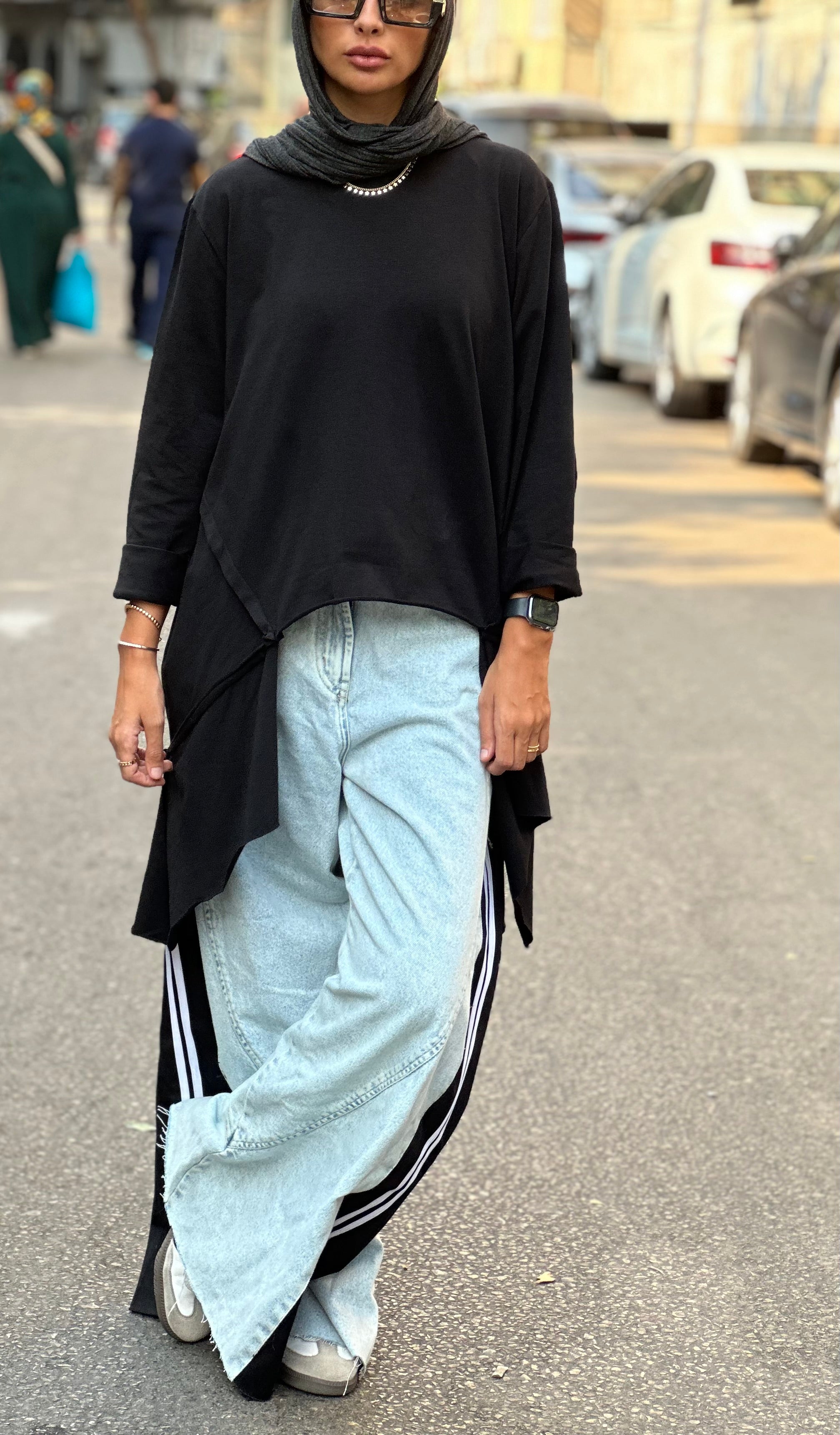 Black  Basic Top With A Twist