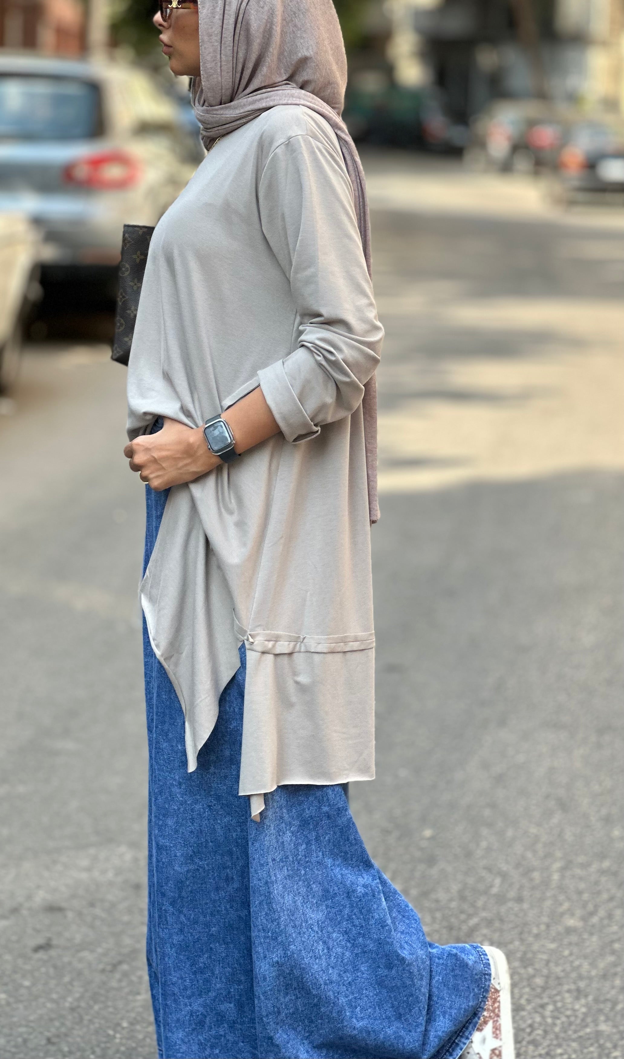 Cafe Basic Top With A Twist