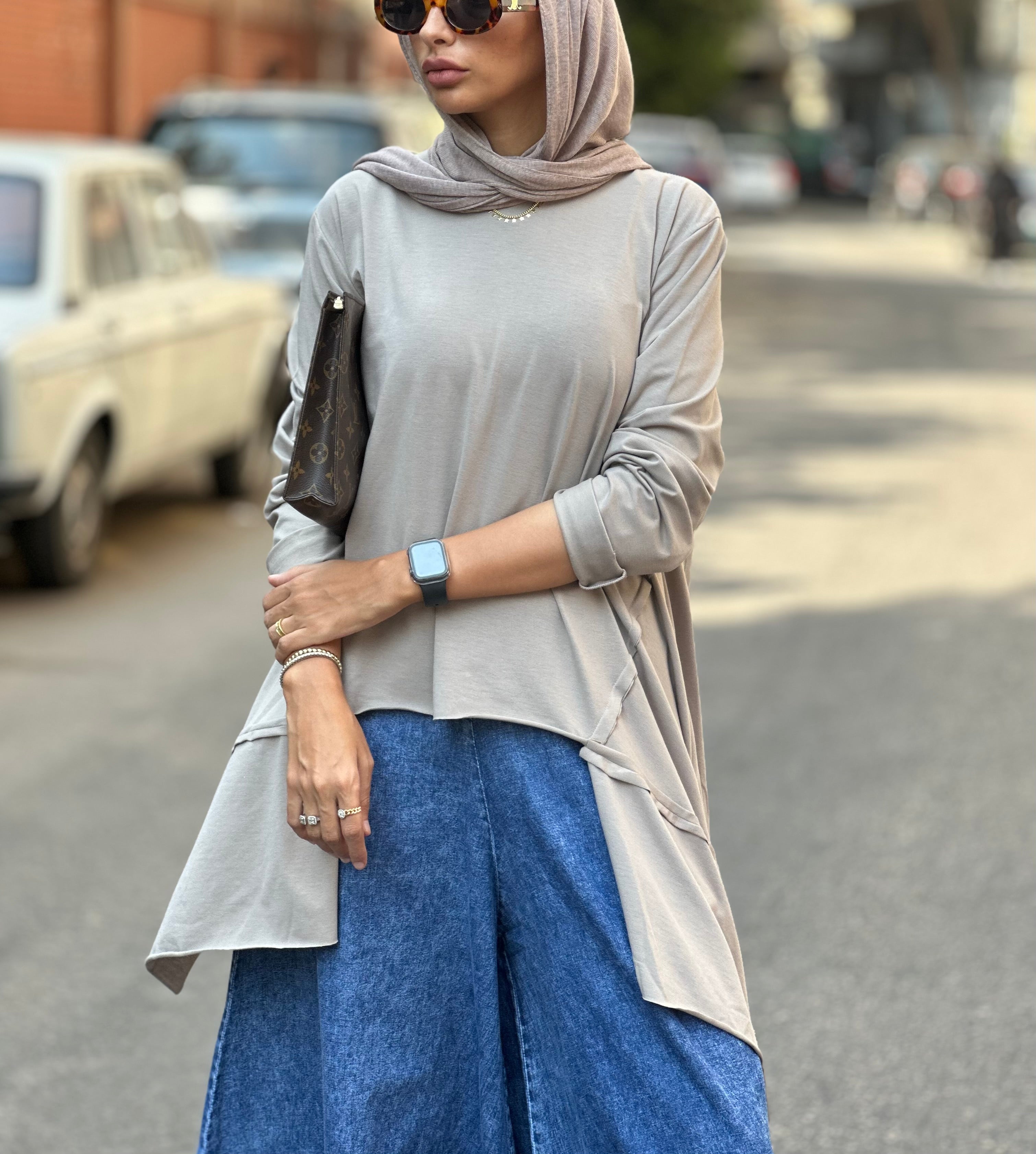 Cafe Basic Top With A Twist