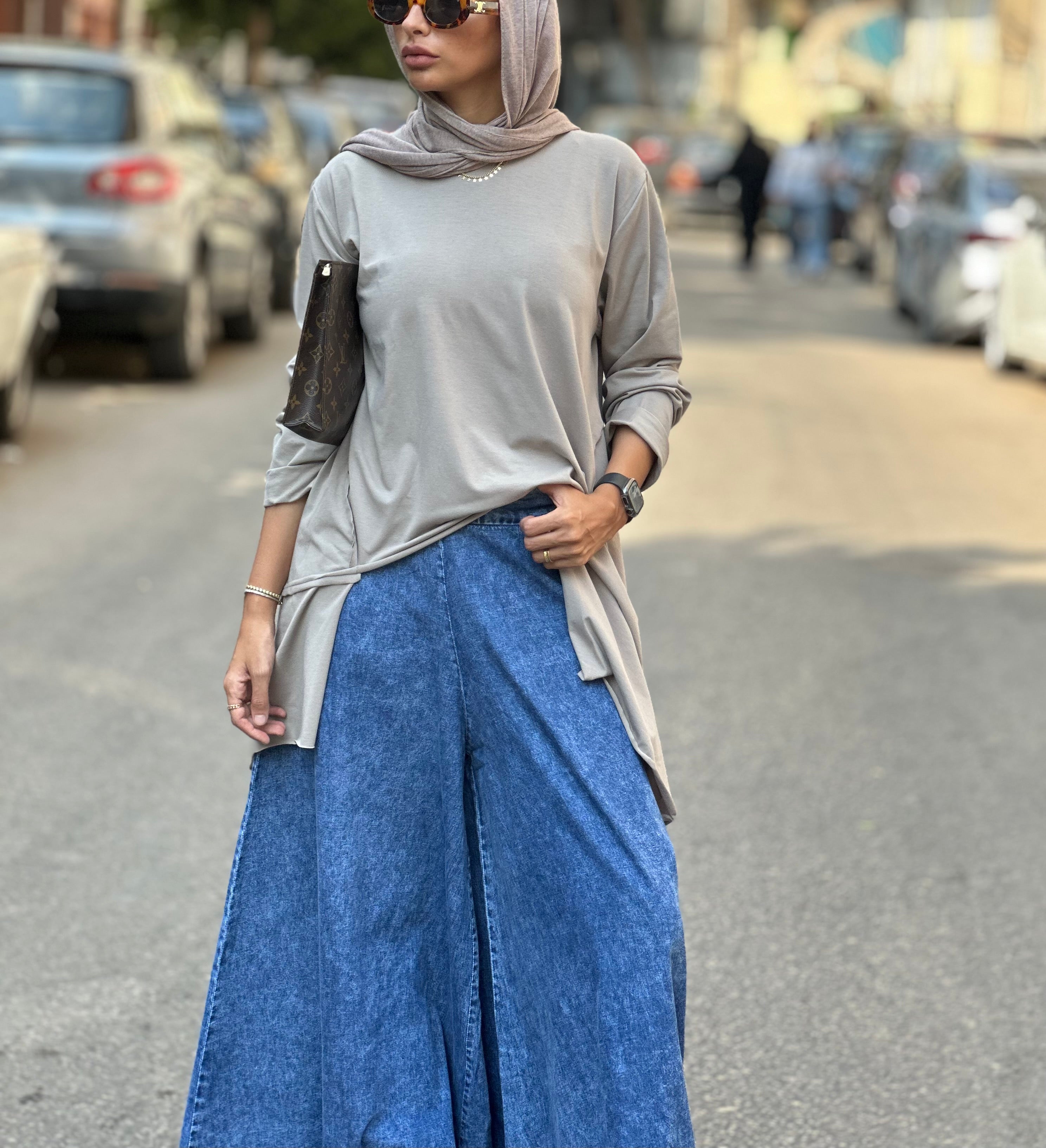 Cafe Basic Top With A Twist